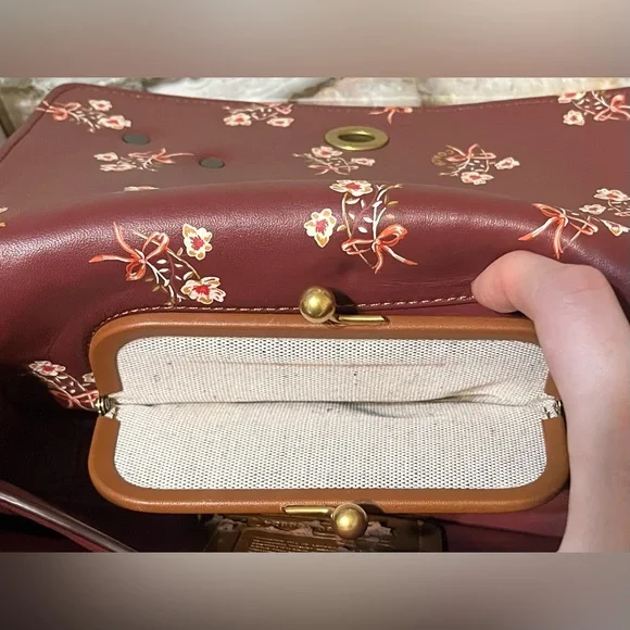 Coach 1941 Dinky Crossbody Bag! - Picture 11 of 14